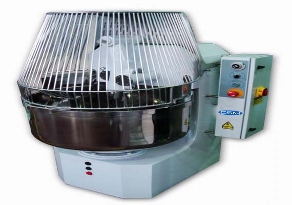 Reproduce el acto artesano de amasar perfectamente dejando la masa en su punto.